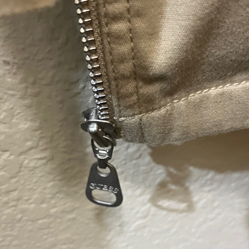 Guess Women's Beige Utility Jacket Light jacket perfect for layering . - Picture 3 of 7